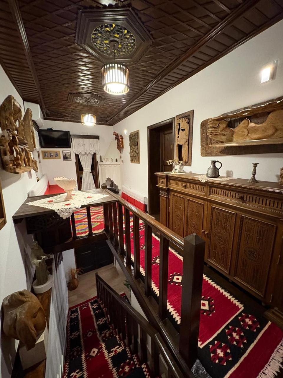 Oda E Skulptorit-Unesco Quarter Berat Extérieur photo