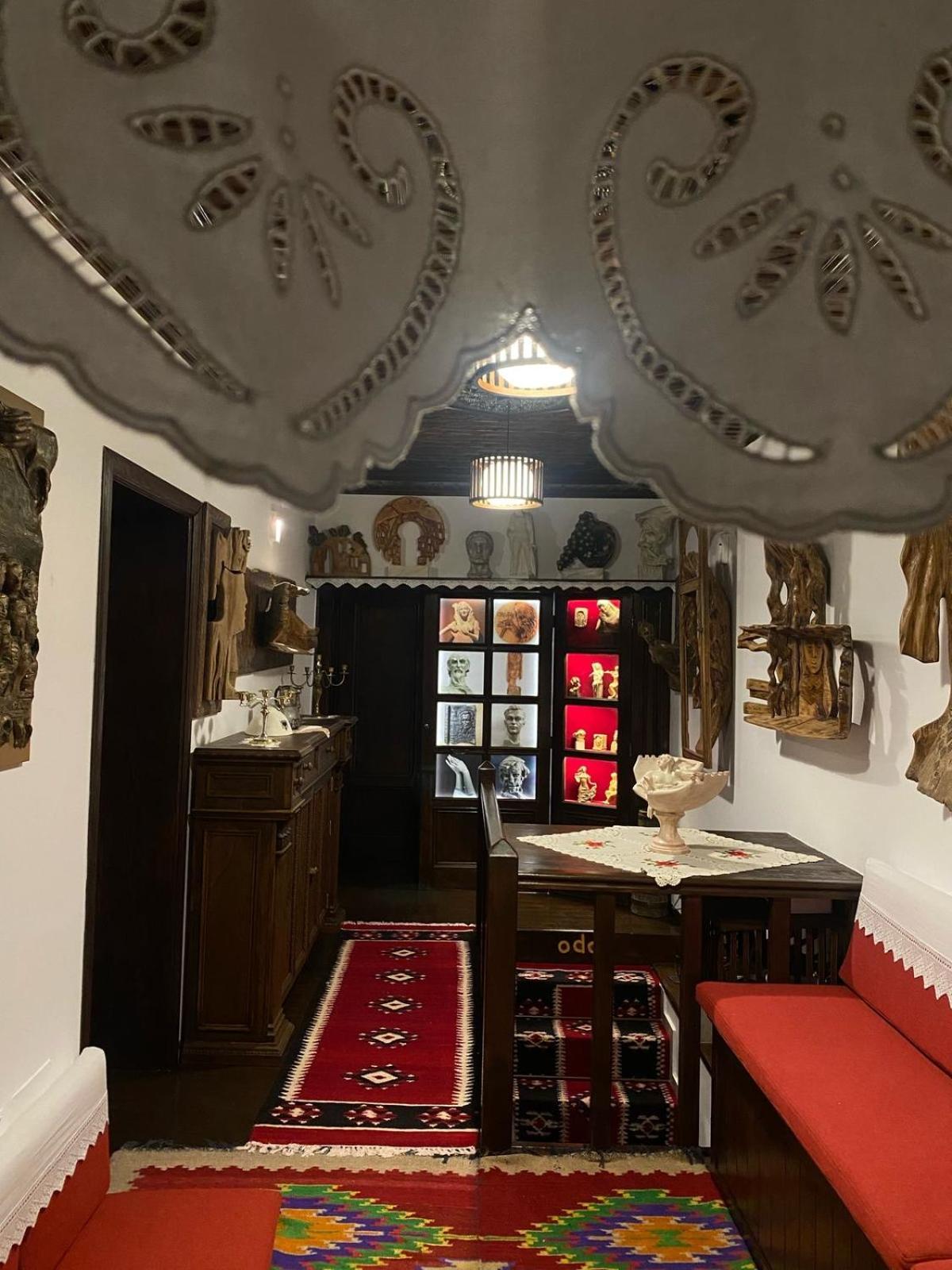 Oda E Skulptorit-Unesco Quarter Berat Extérieur photo